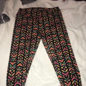 LulaRoe Tall & Curvy Leggings